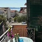 Nemira Ix 12 Vacations Apartman Omis