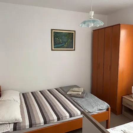 Nemira Ix 12 Vacations Apartman Omis